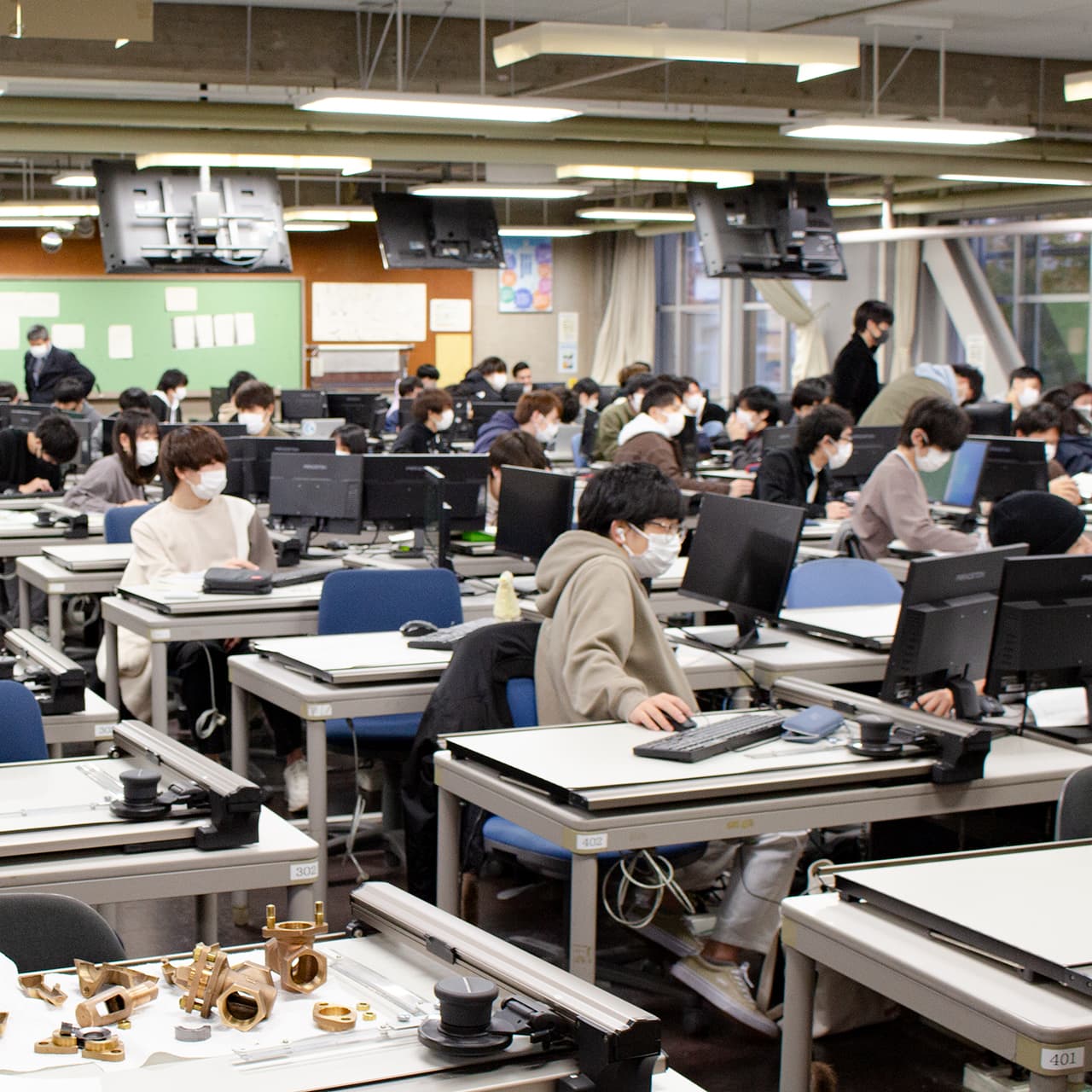 写真：機械製図風景